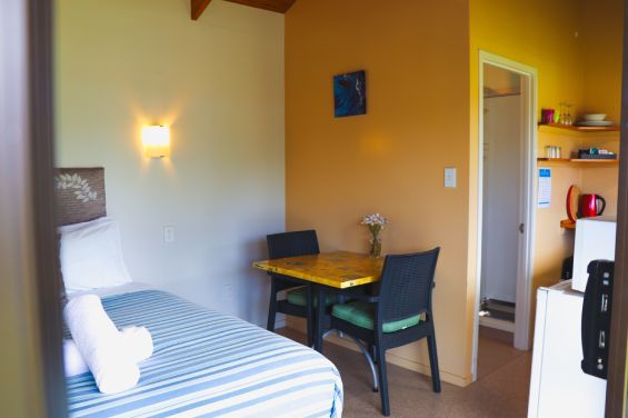 Tourist Flat - dining table