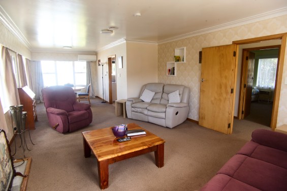 Large Cottage - lounge