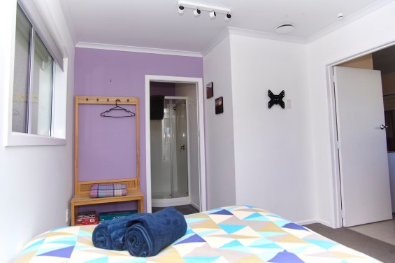 Large Cottage - bedroom