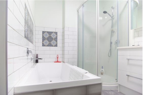 Large Cottage - bathroom